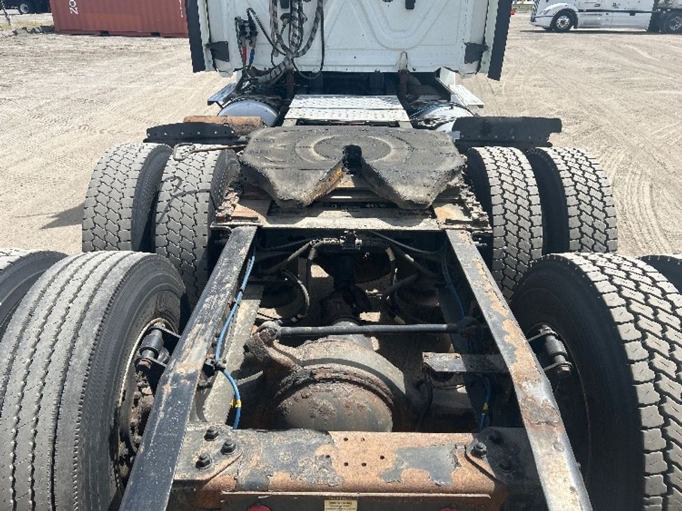 Day Cab Tractor-Heavy Duty Tractors-Freightliner-2022-T12664ST-Londonderry-NH-263,499\n\t\tmiles-$ 72,750 - Image 6