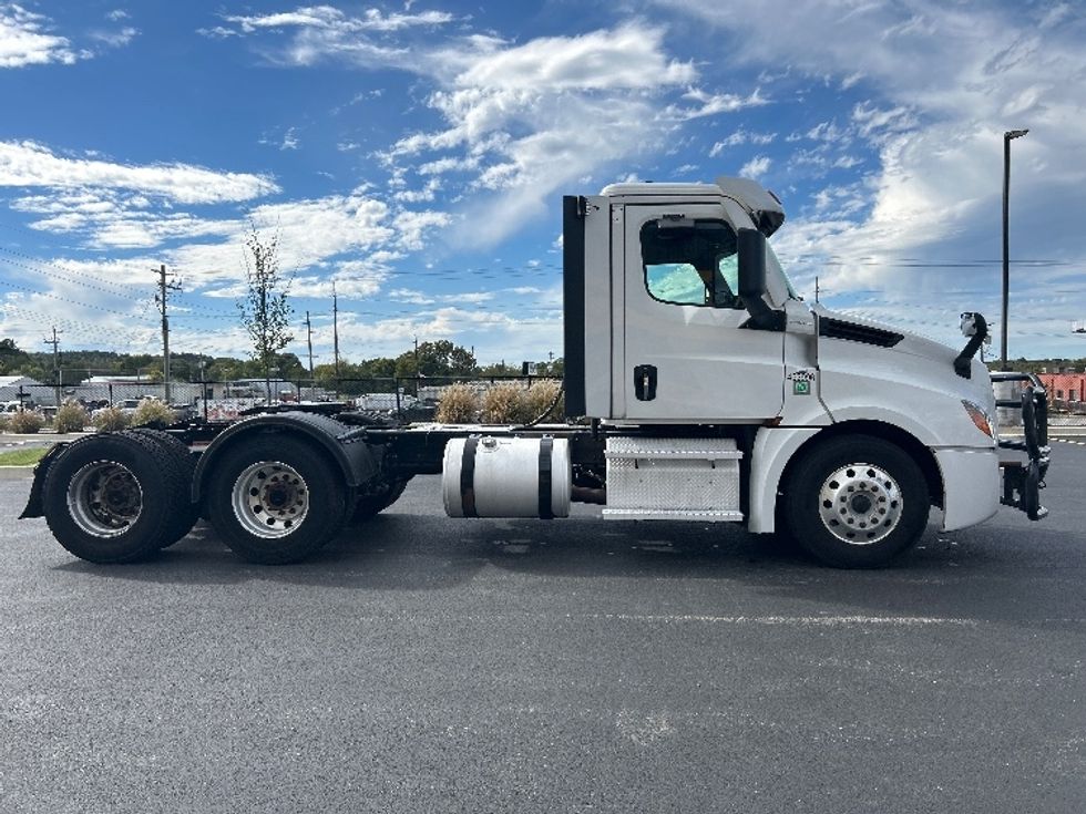 Day Cab Tractor-Heavy Duty Tractors-Freightliner-2022-T12664ST-Lowell-AR-363,608\n\t\tmiles-$ 71,250 - Image 8