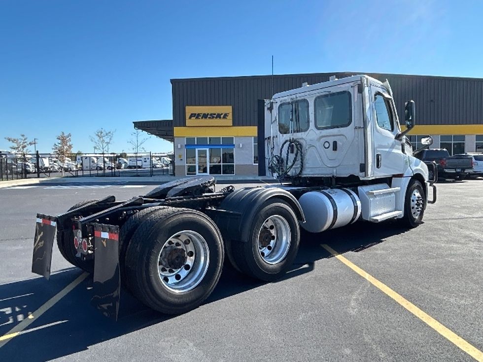 Day Cab Tractor-Heavy Duty Tractors-Freightliner-2022-T12664ST-Lowell-AR-392,390\n\t\tmiles-$ 68,250 - Image 7