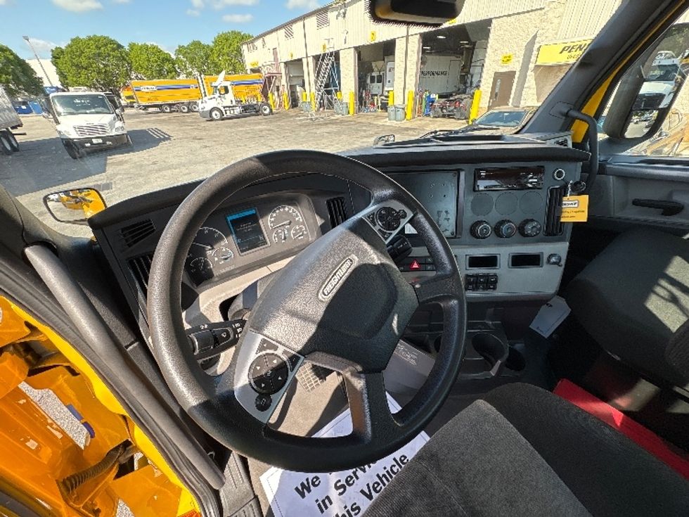 Day Cab Tractor-Heavy Duty Tractors-Freightliner-2022-T12664ST-Miami-FL-162,913\n\t\tmiles-$ 80,750 - Image 11