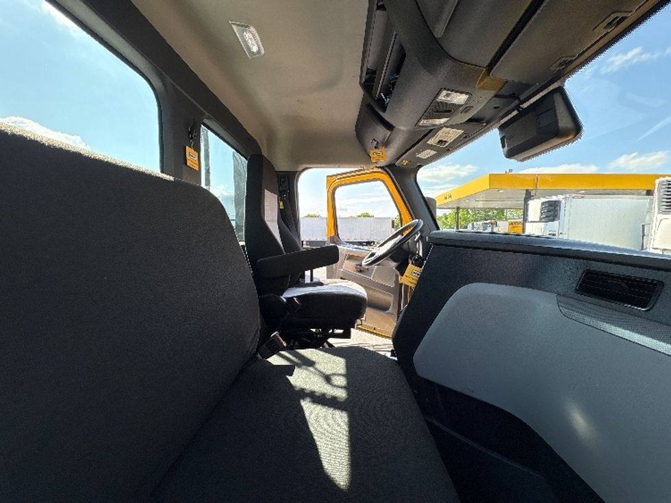 Day Cab Tractor-Heavy Duty Tractors-Freightliner-2022-T12664ST-Miami-FL-162,913\n\t\tmiles-$ 80,750 - Image 14