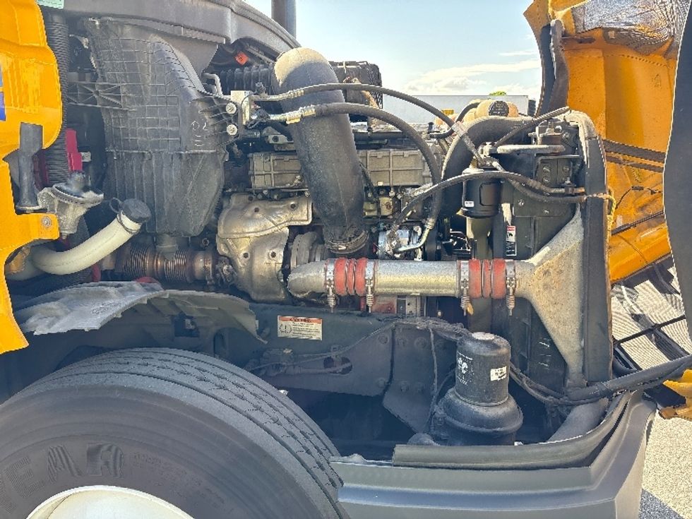 Day Cab Tractor-Heavy Duty Tractors-Freightliner-2022-T12664ST-Miami-FL-162,913\n\t\tmiles-$ 80,750 - Image 15