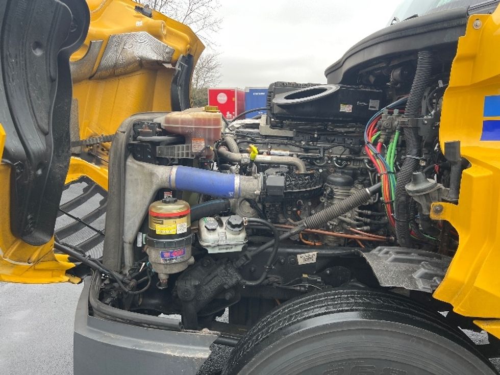 Day Cab Tractor-Heavy Duty Tractors-Freightliner-2022-T12664ST-Middlefield-OH-473,184\n\t\tmiles-$ 49,250 - Image 15