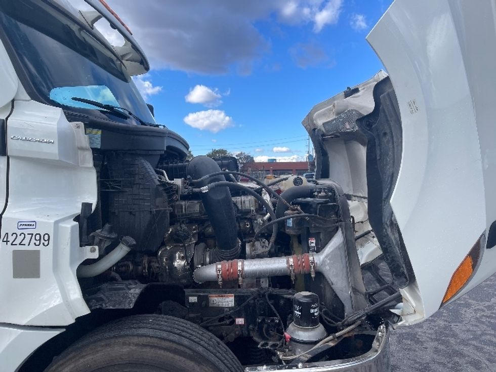 Day Cab Tractor-Heavy Duty Tractors-Freightliner-2022-T12664ST-Mississauga-ON-758,235\n\t\tkm-$ 70,750 - Image 15