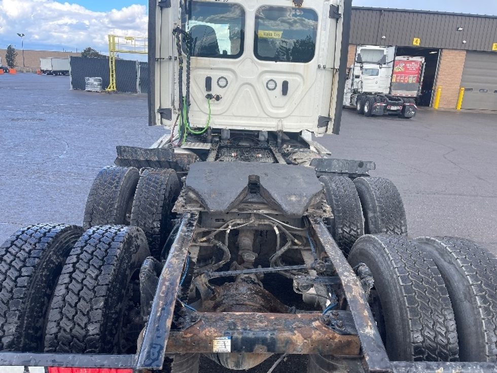 Day Cab Tractor-Heavy Duty Tractors-Freightliner-2022-T12664ST-Mississauga-ON-758,235\n\t\tkm-$ 70,750 - Image 6
