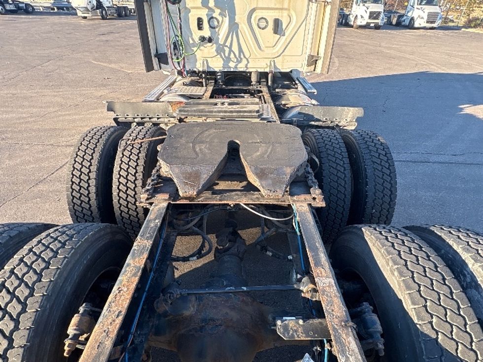 Day Cab Tractor-Heavy Duty Tractors-Freightliner-2022-T12664ST-Mississauga-ON-838,634\n\t\tkm-$ 64,500 - Image 6