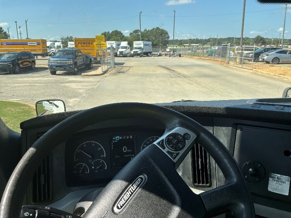 Day Cab Tractor-Heavy Duty Tractors-Freightliner-2022-T12664ST-Montgomery-AL-274,435\n\t\tmiles-$ 75,750 - Image 11