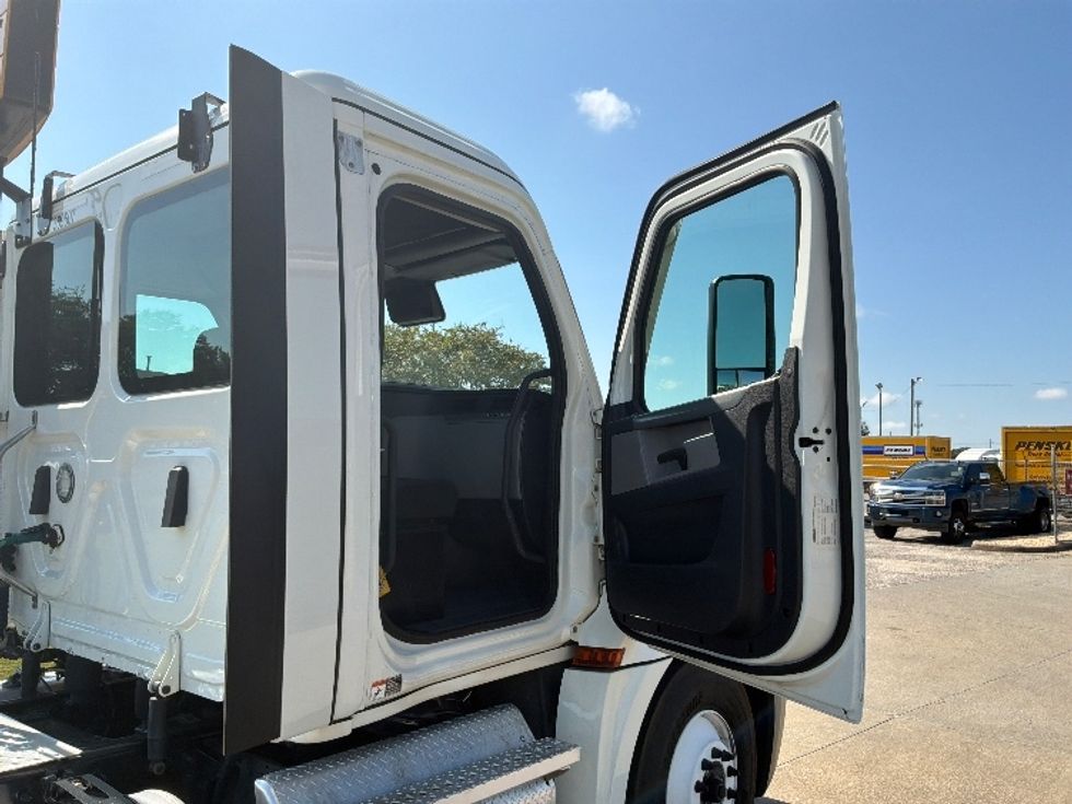 Day Cab Tractor-Heavy Duty Tractors-Freightliner-2022-T12664ST-Montgomery-AL-274,435\n\t\tmiles-$ 75,750 - Image 12