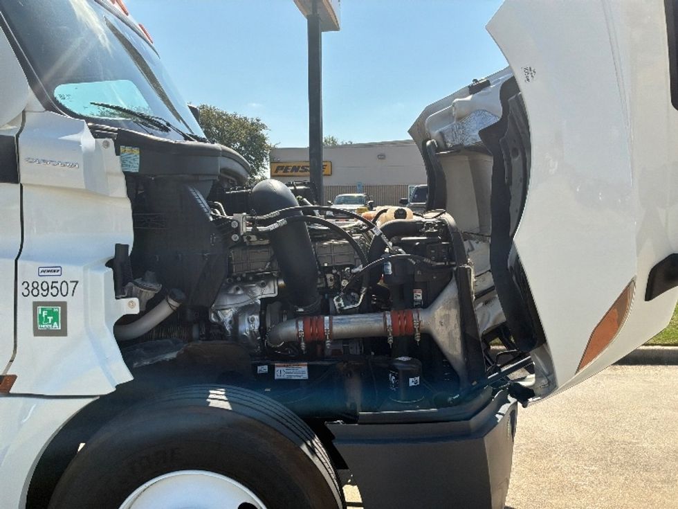 Day Cab Tractor-Heavy Duty Tractors-Freightliner-2022-T12664ST-Montgomery-AL-274,435\n\t\tmiles-$ 75,750 - Image 15