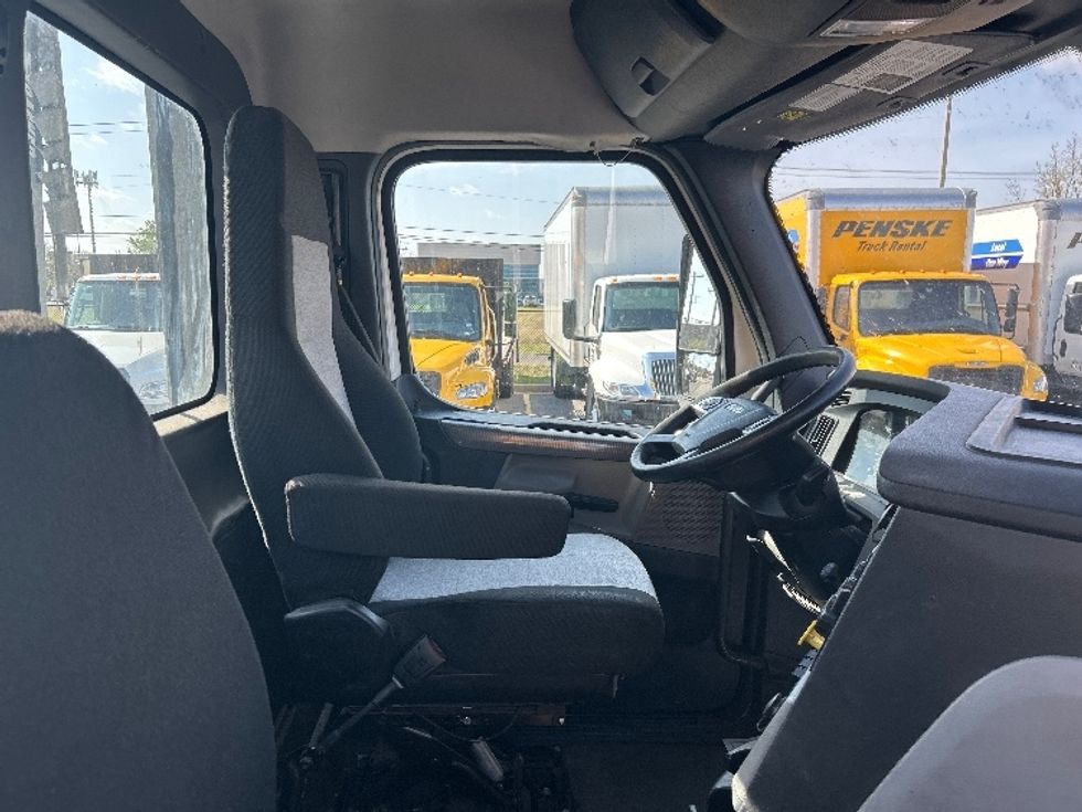 Day Cab Tractor-Heavy Duty Tractors-Freightliner-2022-T12664ST-Oklahoma City-OK-203,801\n\t\tmiles-$ 82,500 - Image 14