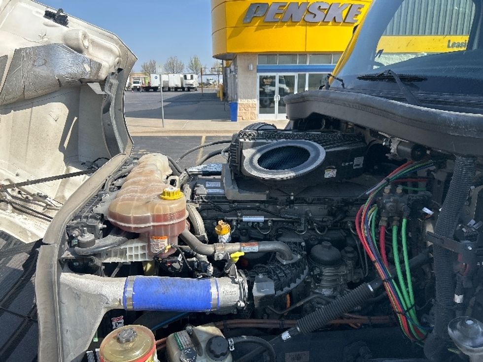 Day Cab Tractor-Heavy Duty Tractors-Freightliner-2022-T12664ST-Oklahoma City-OK-203,801\n\t\tmiles-$ 82,500 - Image 16