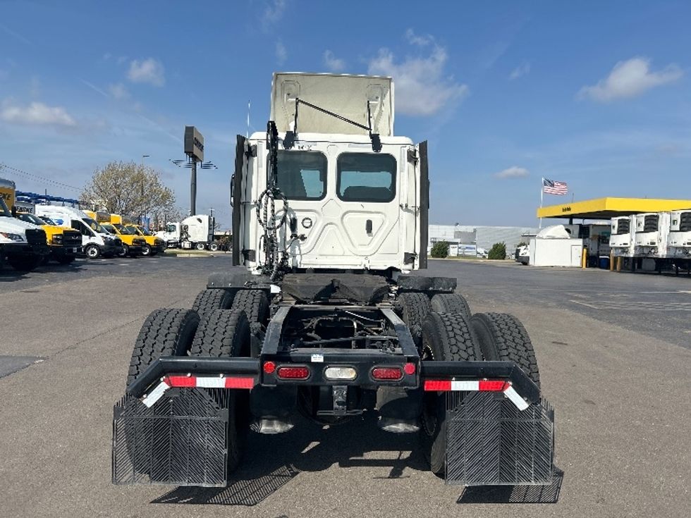 Day Cab Tractor-Heavy Duty Tractors-Freightliner-2022-T12664ST-Oklahoma City-OK-203,801\n\t\tmiles-$ 82,500 - Image 6