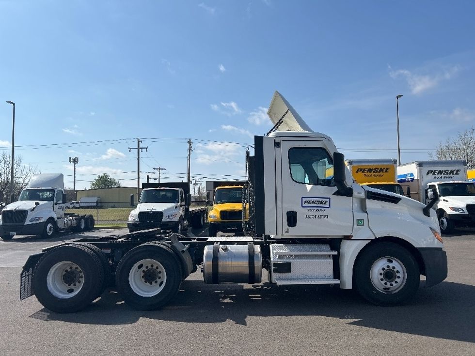 Day Cab Tractor-Heavy Duty Tractors-Freightliner-2022-T12664ST-Oklahoma City-OK-203,801\n\t\tmiles-$ 82,500 - Image 8