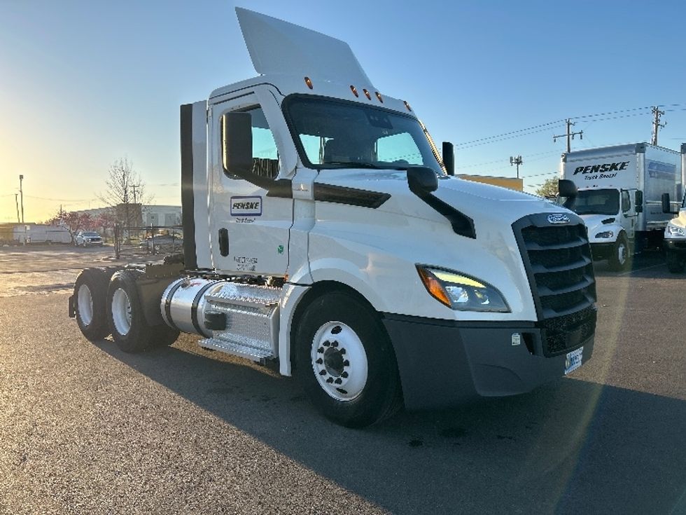 Day Cab Tractor-Heavy Duty Tractors-Freightliner-2022-T12664ST-Oklahoma City-OK-219,877\n\t\tmiles-$ 80,500 - Image 1