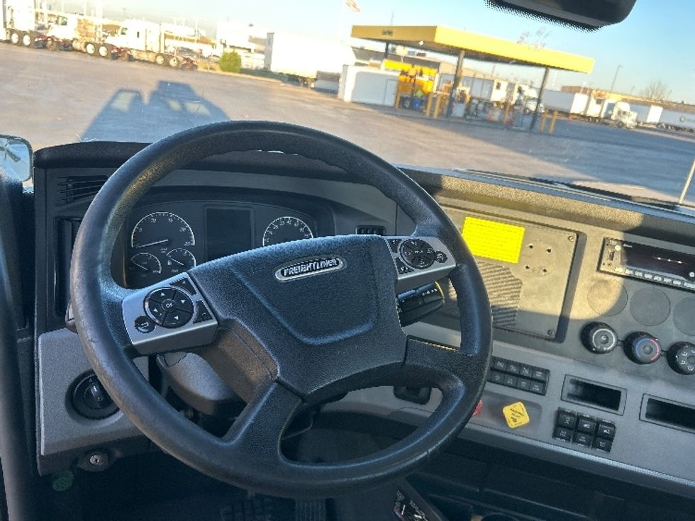 Day Cab Tractor-Heavy Duty Tractors-Freightliner-2022-T12664ST-Oklahoma City-OK-219,877\n\t\tmiles-$ 80,500 - Image 10