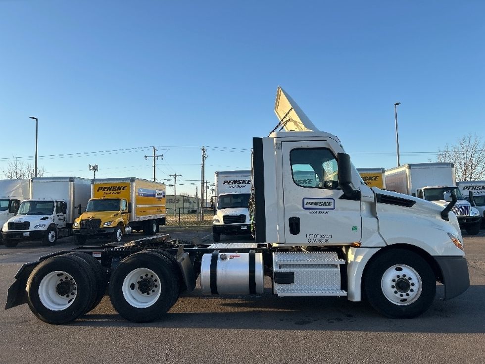 Day Cab Tractor-Heavy Duty Tractors-Freightliner-2022-T12664ST-Oklahoma City-OK-219,877\n\t\tmiles-$ 80,500 - Image 8
