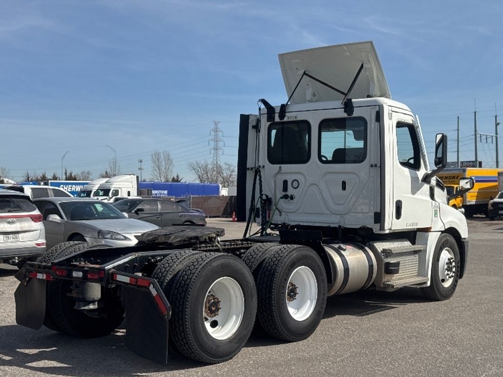 Day Cab Tractor-Heavy Duty Tractors-Freightliner-2022-T12664ST-Omaha-NE-317,714\n\t\tmiles-$ 73,500 - Image 7