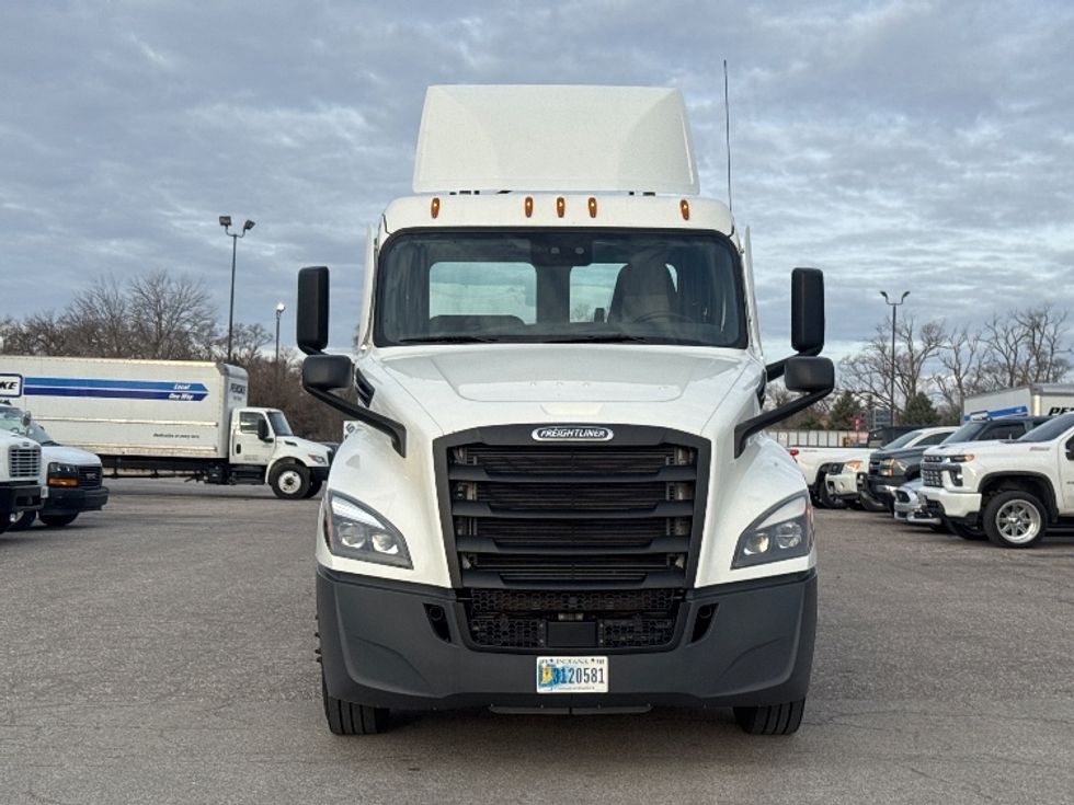 Day Cab Tractor-Heavy Duty Tractors-Freightliner-2022-T12664ST-Omaha-NE-374,120\n\t\tmiles-$ 69,000 - Image 2