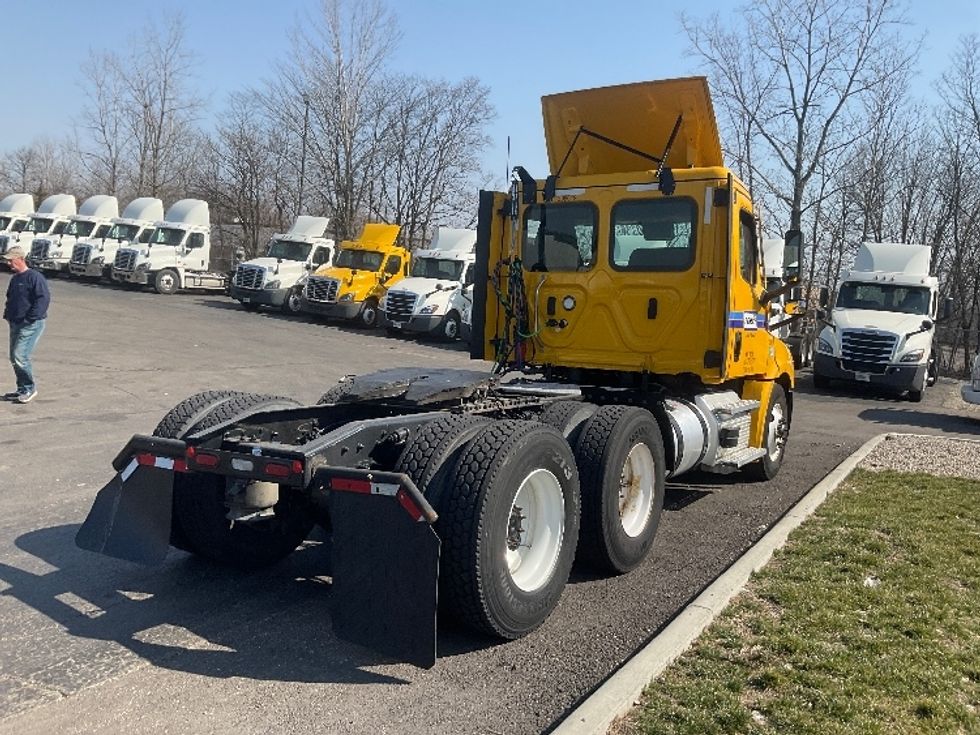 Day Cab Tractor-Heavy Duty Tractors-Freightliner-2022-T12664ST-Perrysburg-OH-574,706\n\t\tmiles-$ 33,750 - Image 7
