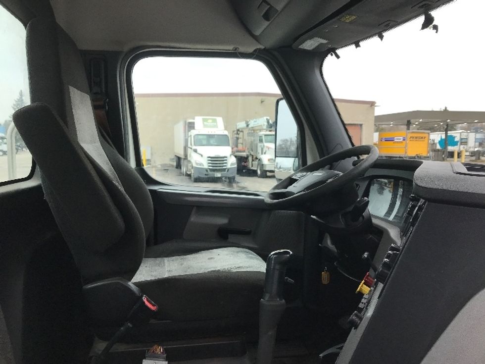 Day Cab Tractor-Heavy Duty Tractors-Freightliner-2022-T12664ST-Pewaukee-WI-741,235\n\t\tmiles-$ 29,000 - Image 14