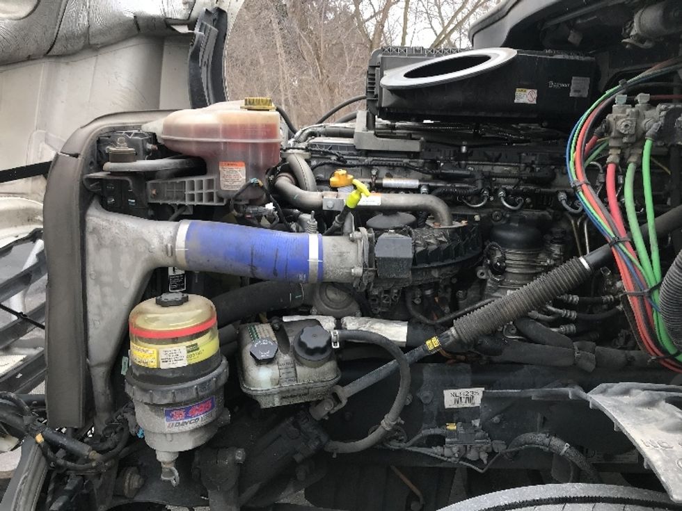 Day Cab Tractor-Heavy Duty Tractors-Freightliner-2022-T12664ST-Pewaukee-WI-741,235\n\t\tmiles-$ 29,000 - Image 16