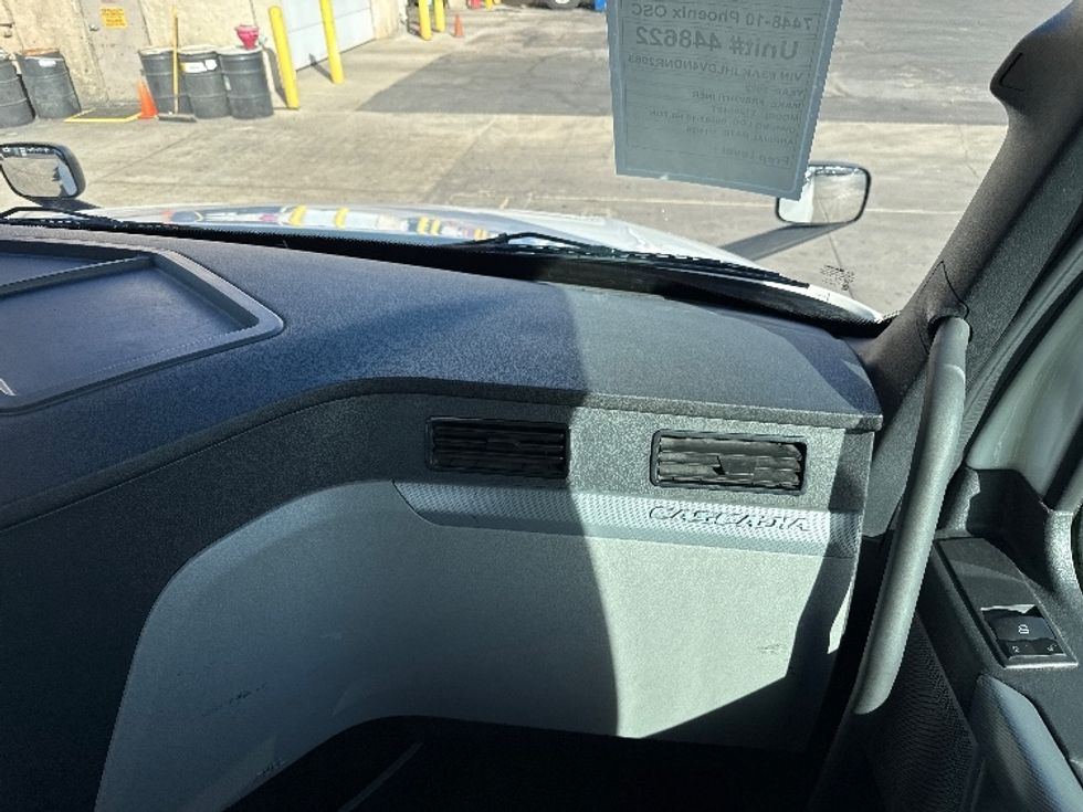 Day Cab Tractor-Heavy Duty Tractors-Freightliner-2022-T12664ST-Phoenix-AZ-388,035\n\t\tmiles-$ 67,000 - Image 13