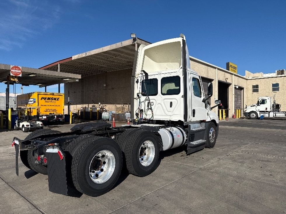 Day Cab Tractor-Heavy Duty Tractors-Freightliner-2022-T12664ST-Phoenix-AZ-388,035\n\t\tmiles-$ 67,000 - Image 7