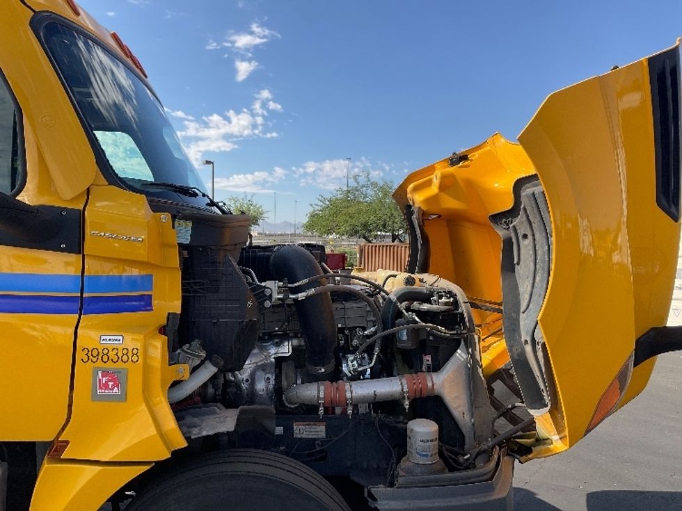 Day Cab Tractor-Heavy Duty Tractors-Freightliner-2022-T12664ST-Phoenix-AZ-532,502\n\t\tmiles-$ 49,250 - Image 14