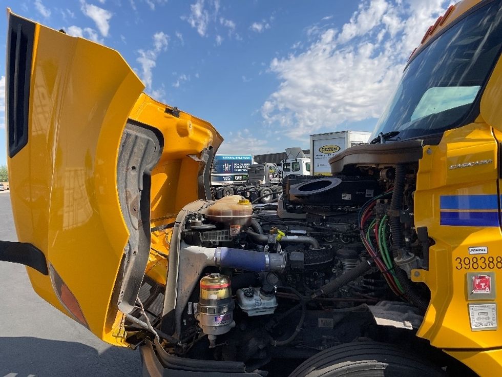 Day Cab Tractor-Heavy Duty Tractors-Freightliner-2022-T12664ST-Phoenix-AZ-532,502\n\t\tmiles-$ 49,250 - Image 15