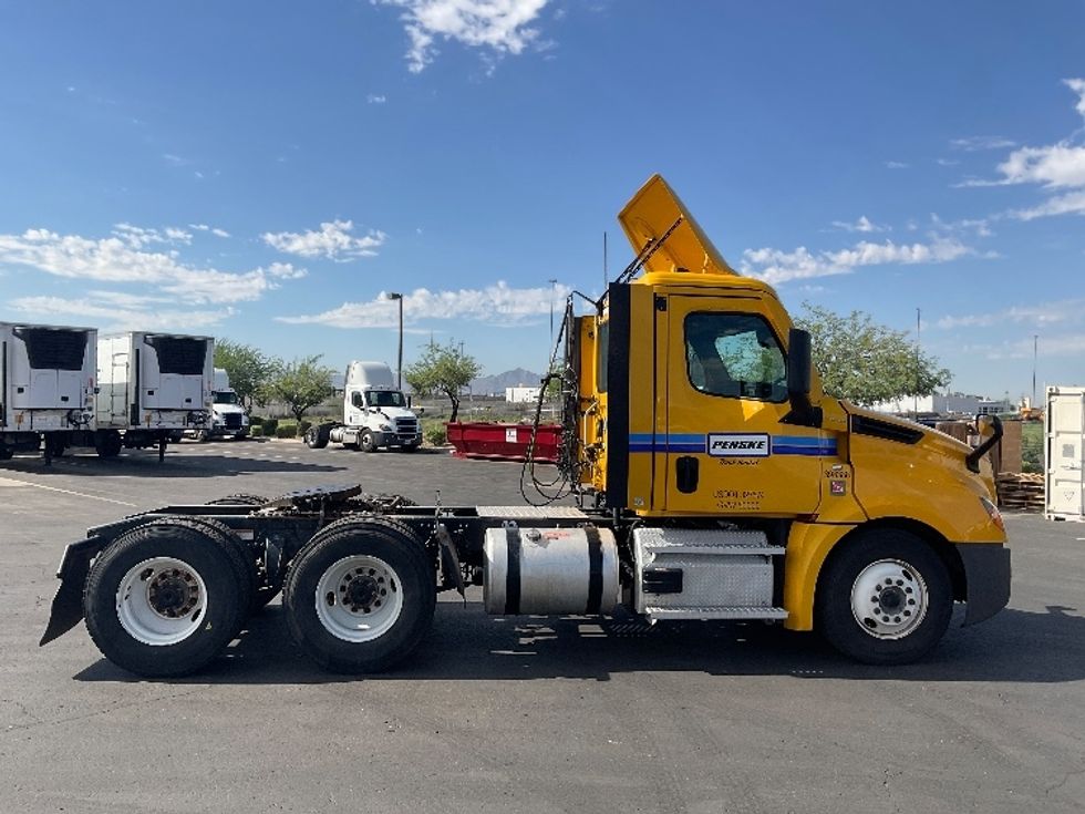Day Cab Tractor-Heavy Duty Tractors-Freightliner-2022-T12664ST-Phoenix-AZ-532,502\n\t\tmiles-$ 49,250 - Image 8