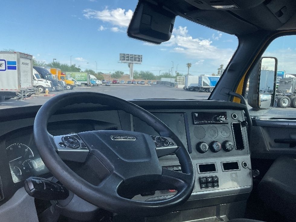 Day Cab Tractor-Heavy Duty Tractors-Freightliner-2022-T12664ST-Phoenix-AZ-532,502\n\t\tmiles-$ 49,250 - Image 9