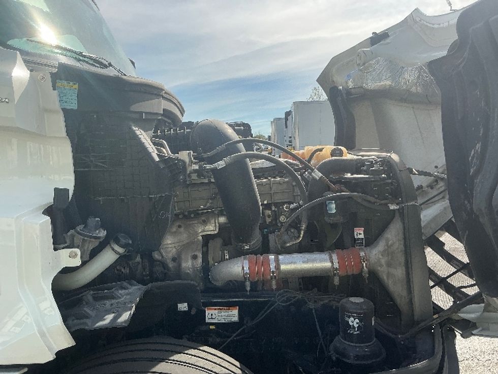 Day Cab Tractor-Heavy Duty Tractors-Freightliner-2022-T12664ST-Piqua-OH-664,475\n\t\tmiles-$ 33,000 - Image 15