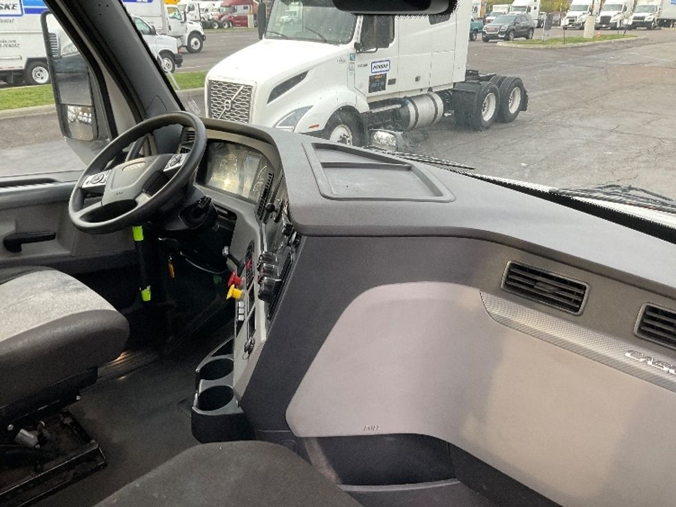 Day Cab Tractor-Heavy Duty Tractors-Freightliner-2022-T12664ST-Piqua-OH-673,087\n\t\tmiles-$ 33,000 - Image 13