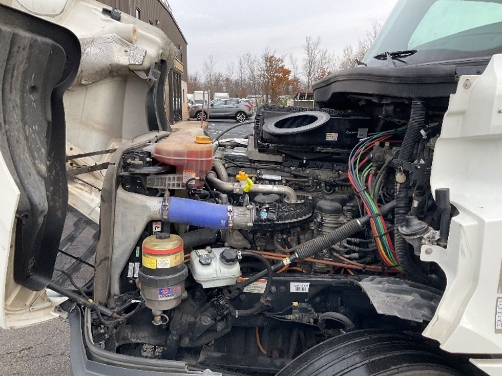 Day Cab Tractor-Heavy Duty Tractors-Freightliner-2022-T12664ST-Piqua-OH-673,087\n\t\tmiles-$ 33,000 - Image 16