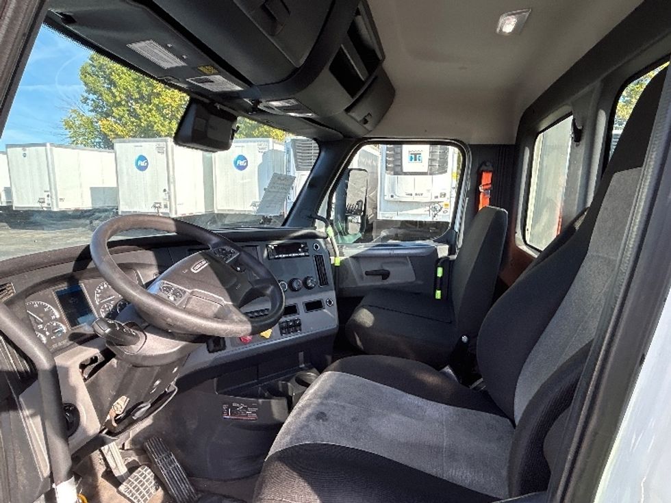 Day Cab Tractor-Heavy Duty Tractors-Freightliner-2022-T12664ST-Piqua-OH-683,960\n\t\tmiles-$ 33,000 - Image 10