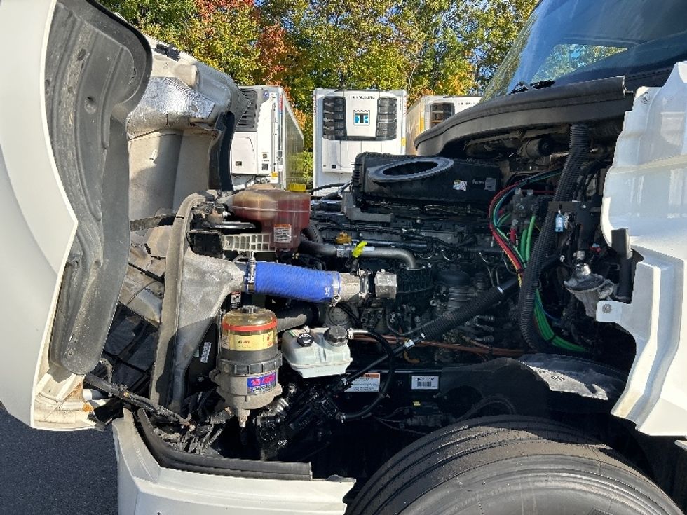 Day Cab Tractor-Heavy Duty Tractors-Freightliner-2022-T12664ST-Piqua-OH-683,960\n\t\tmiles-$ 33,000 - Image 16