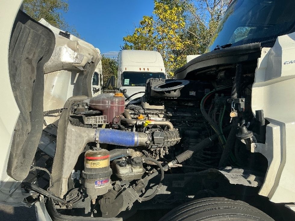 Day Cab Tractor-Heavy Duty Tractors-Freightliner-2022-T12664ST-Piqua-OH-684,052\n\t\tmiles-$ 33,000 - Image 16