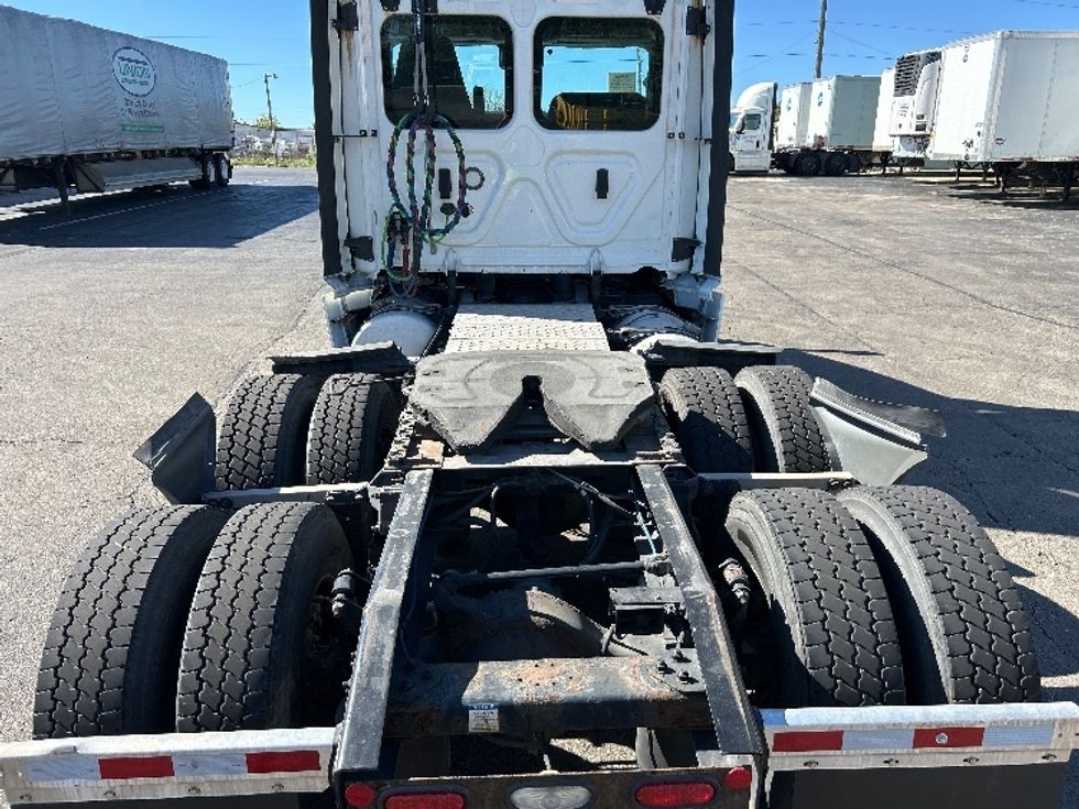 Day Cab Tractor-Heavy Duty Tractors-Freightliner-2022-T12664ST-Piqua-OH-700,844\n\t\tmiles-$ 33,000 - Image 6