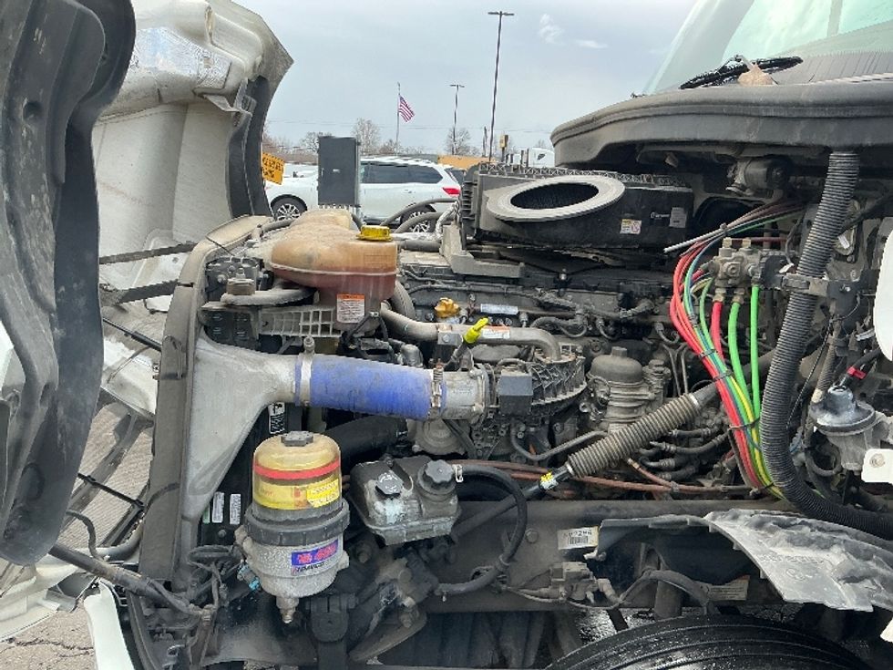 Day Cab Tractor-Heavy Duty Tractors-Freightliner-2022-T12664ST-Piqua-OH-710,359\n\t\tmiles-$ 33,000 - Image 16