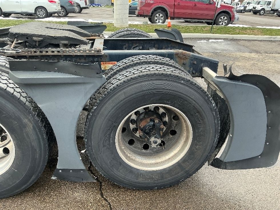 Day Cab Tractor-Heavy Duty Tractors-Freightliner-2022-T12664ST-Piqua-OH-710,359\n\t\tmiles-$ 33,000 - Image 17