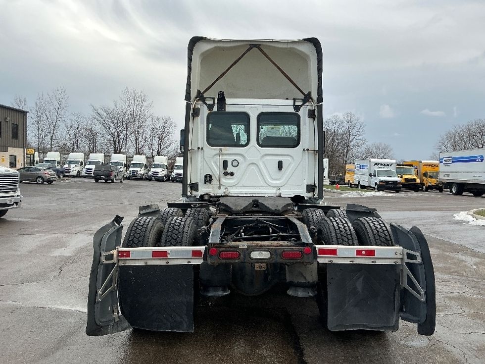 Day Cab Tractor-Heavy Duty Tractors-Freightliner-2022-T12664ST-Piqua-OH-710,359\n\t\tmiles-$ 33,000 - Image 6
