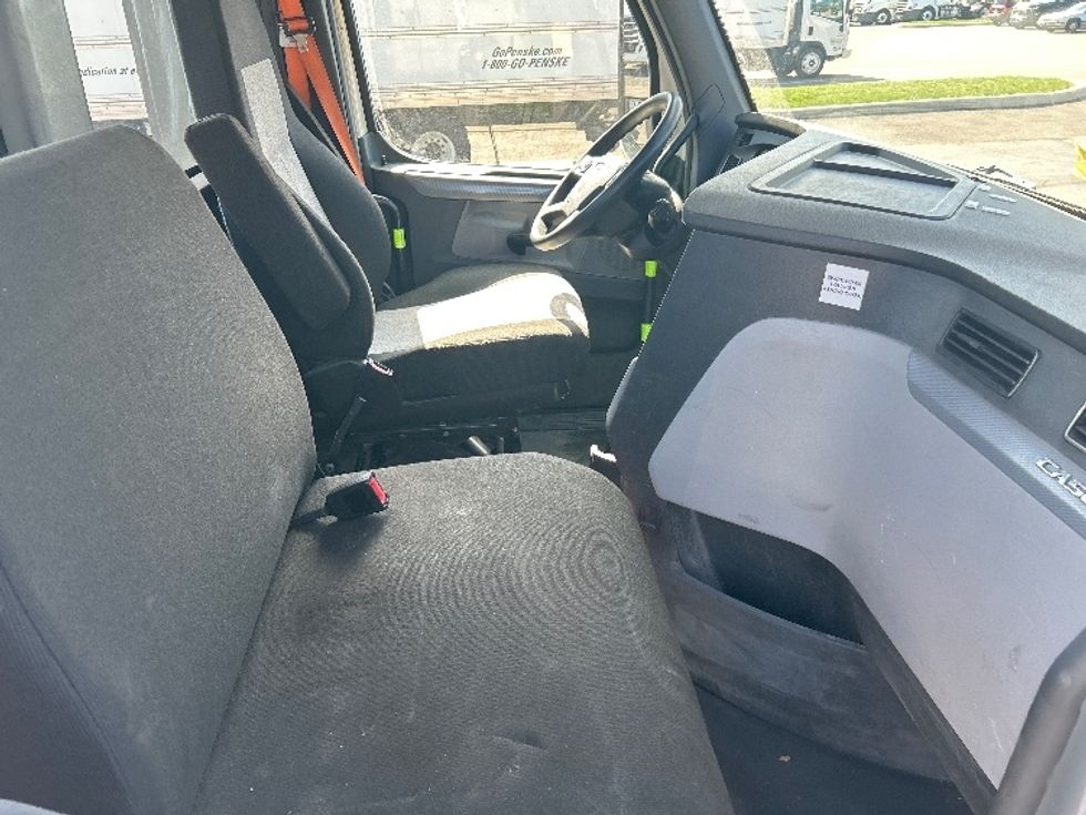 Day Cab Tractor-Heavy Duty Tractors-Freightliner-2022-T12664ST-Piqua-OH-736,923\n\t\tmiles-$ 33,000 - Image 14