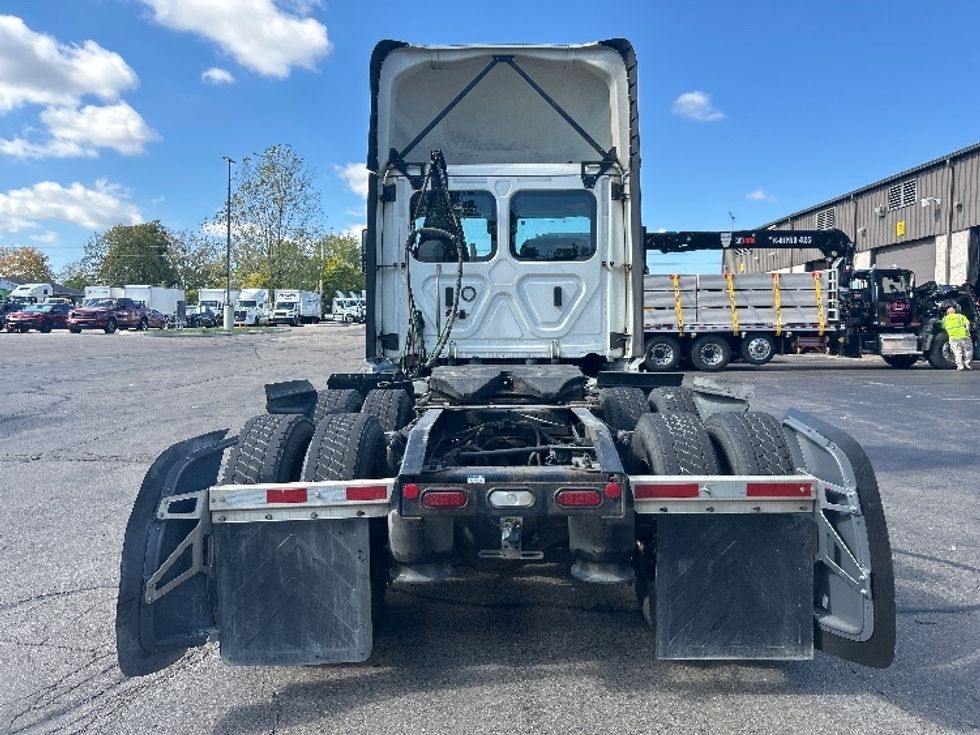 Day Cab Tractor-Heavy Duty Tractors-Freightliner-2022-T12664ST-Piqua-OH-736,923\n\t\tmiles-$ 33,000 - Image 6