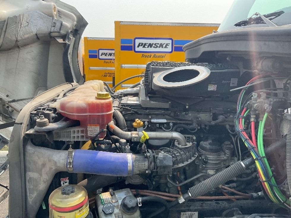 Day Cab Tractor-Heavy Duty Tractors-Freightliner-2022-T12664ST-Piqua-OH-749,945\n\t\tmiles-$ 34,000 - Image 16