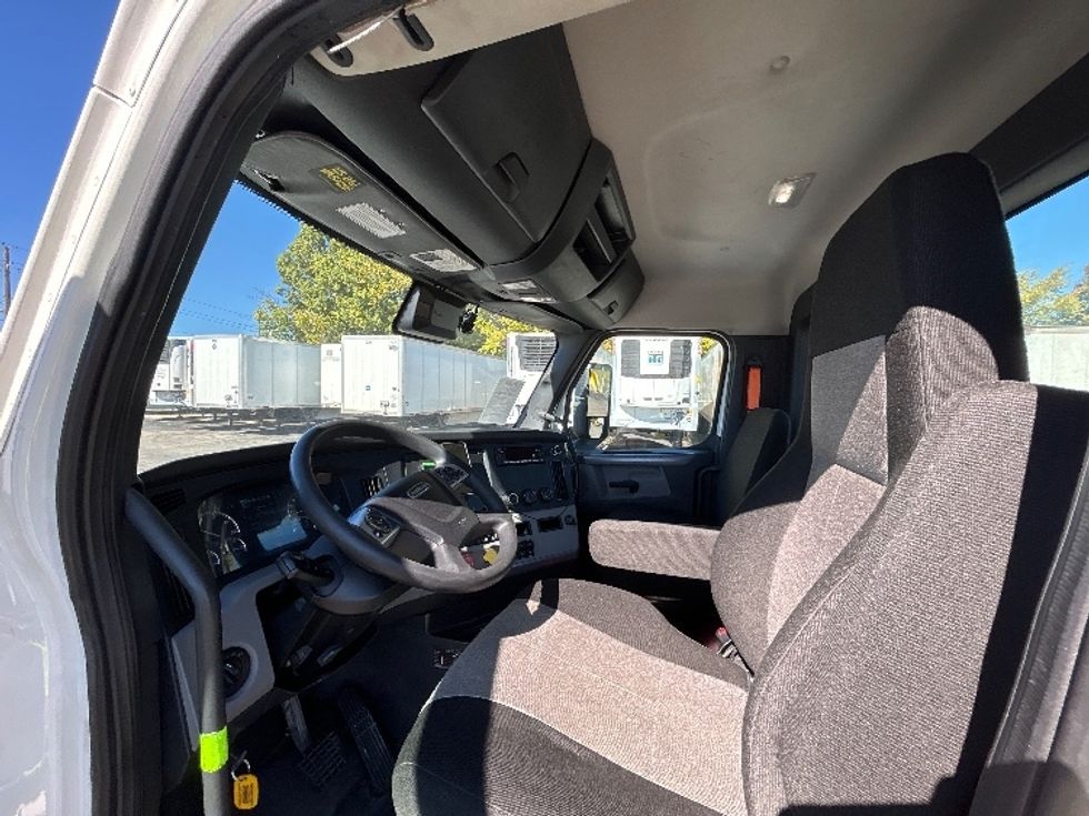 Day Cab Tractor-Heavy Duty Tractors-Freightliner-2022-T12664ST-Piqua-OH-764,394\n\t\tmiles-$ 33,000 - Image 10