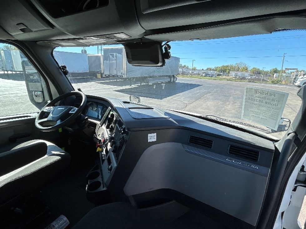 Day Cab Tractor-Heavy Duty Tractors-Freightliner-2022-T12664ST-Piqua-OH-764,394\n\t\tmiles-$ 33,000 - Image 13