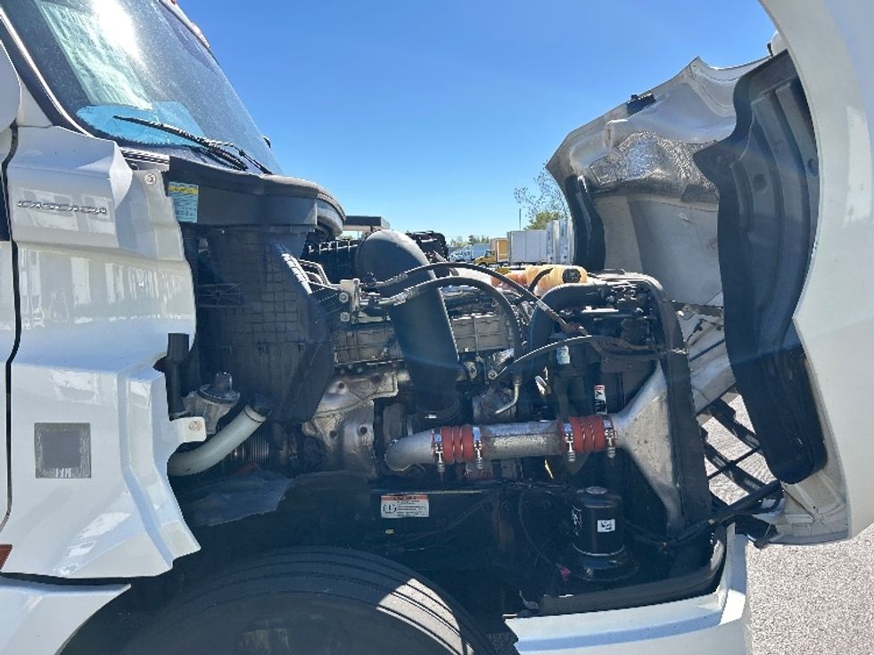 Day Cab Tractor-Heavy Duty Tractors-Freightliner-2022-T12664ST-Piqua-OH-764,394\n\t\tmiles-$ 33,000 - Image 15