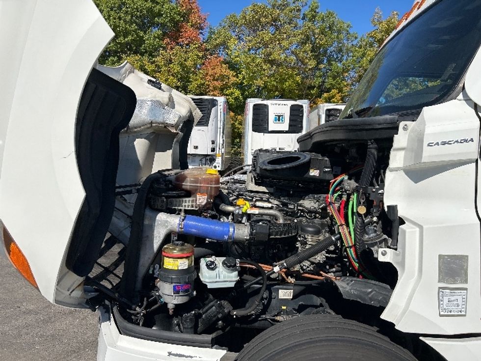 Day Cab Tractor-Heavy Duty Tractors-Freightliner-2022-T12664ST-Piqua-OH-764,394\n\t\tmiles-$ 33,000 - Image 16