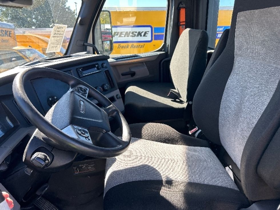 Day Cab Tractor-Heavy Duty Tractors-Freightliner-2022-T12664ST-Piqua-OH-806,449\n\t\tmiles-$ 33,000 - Image 10