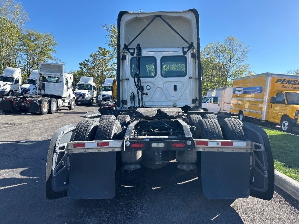 Day Cab Tractor-Heavy Duty Tractors-Freightliner-2022-T12664ST-Piqua-OH-806,449\n\t\tmiles-$ 33,000 - Image 6